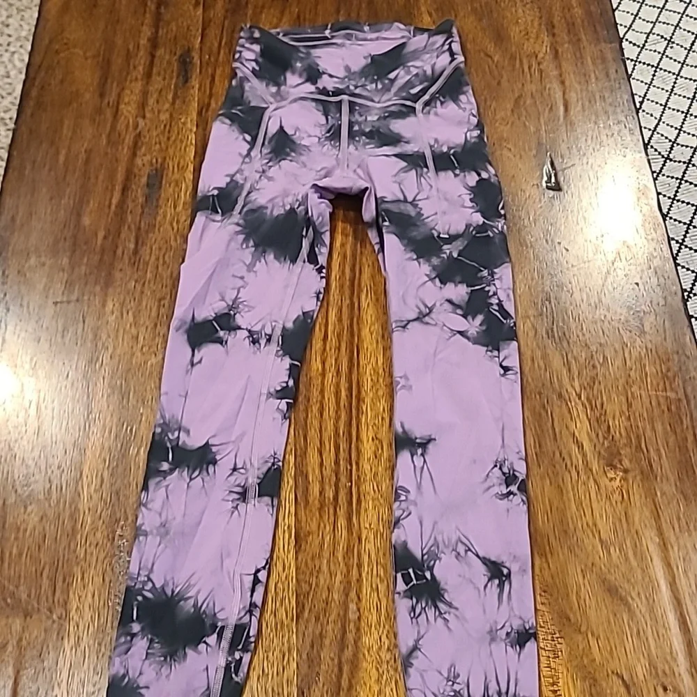 Lululemon 25” Tights To Dye For Size 2.